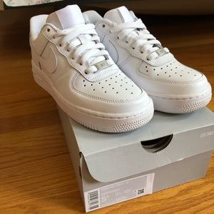 Nike Air Force 1 ‘07 white - women’s